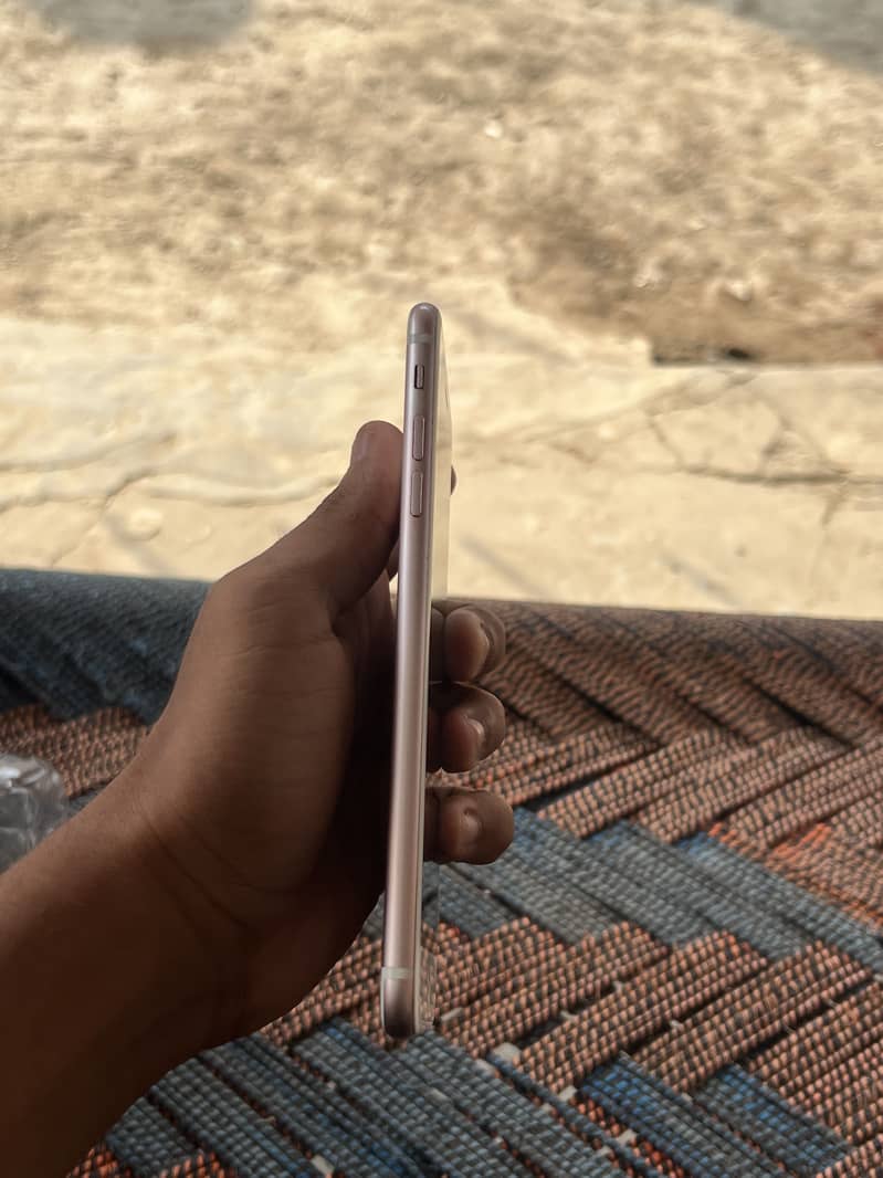 Apple iPhone 7 Plus 1