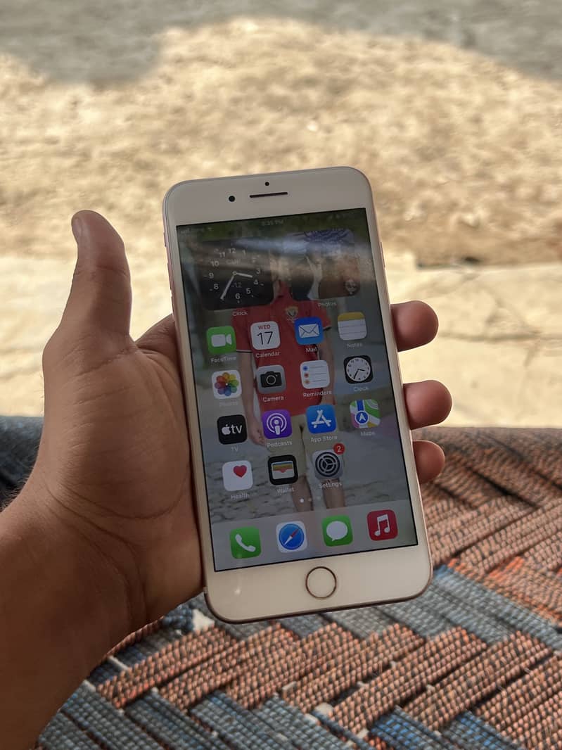 Apple iPhone 7 Plus 2