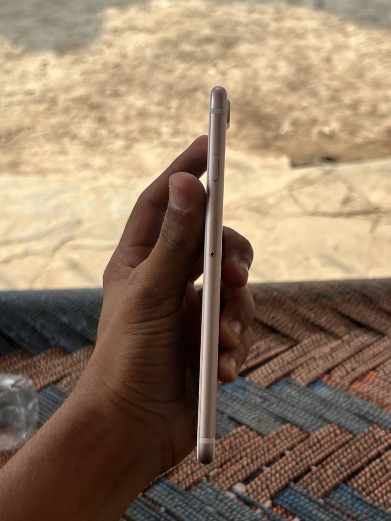 Apple iPhone 7 Plus 3