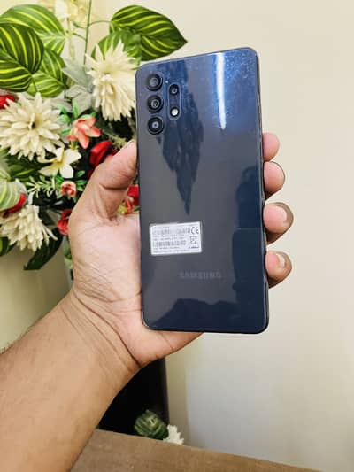 Samsung galaxy a32 with charger 6/128