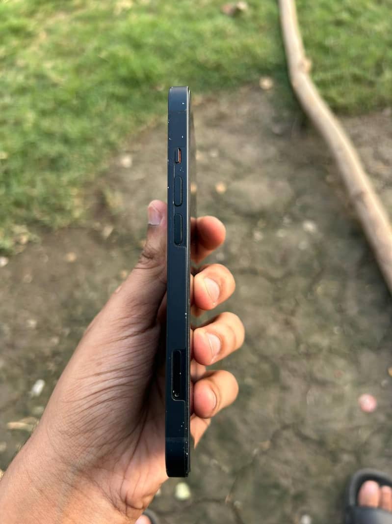 Apple iPhone 13 3