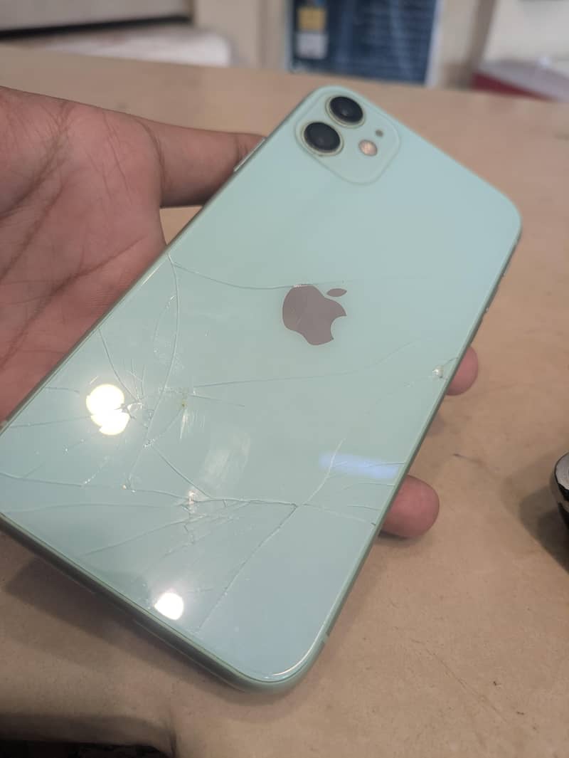 Apple iPhone 11 0
