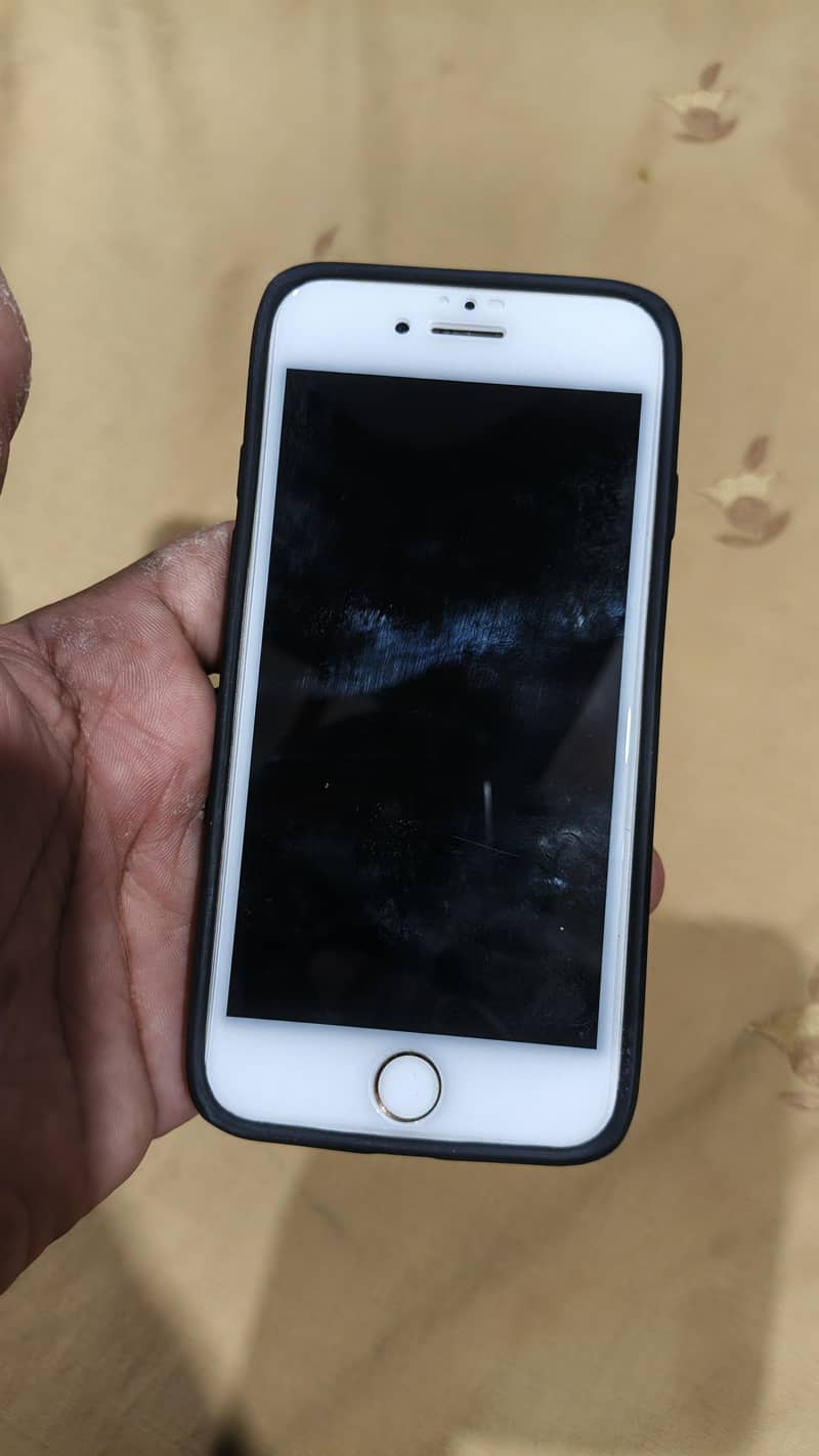 Apple iPhone 7 3