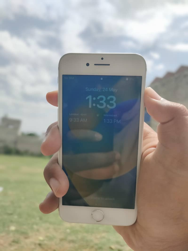 Apple iPhone 8 0