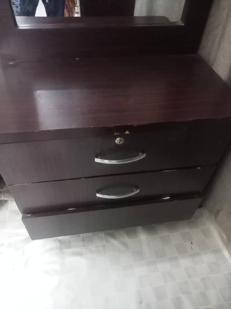 Dressing Table 5