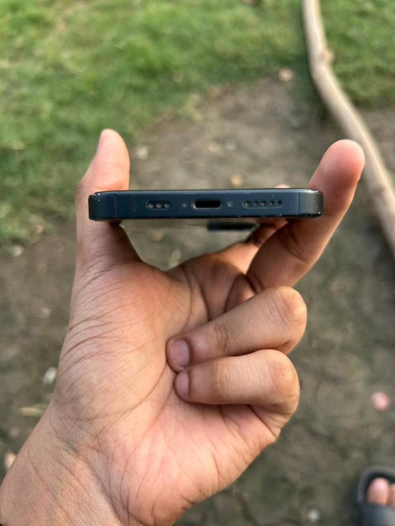 Apple iPhone 13 4