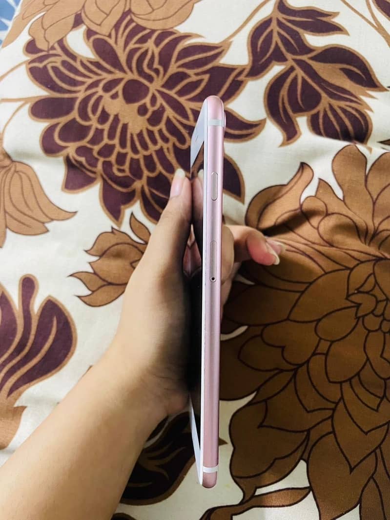 Apple iPhone 7 Plus 3