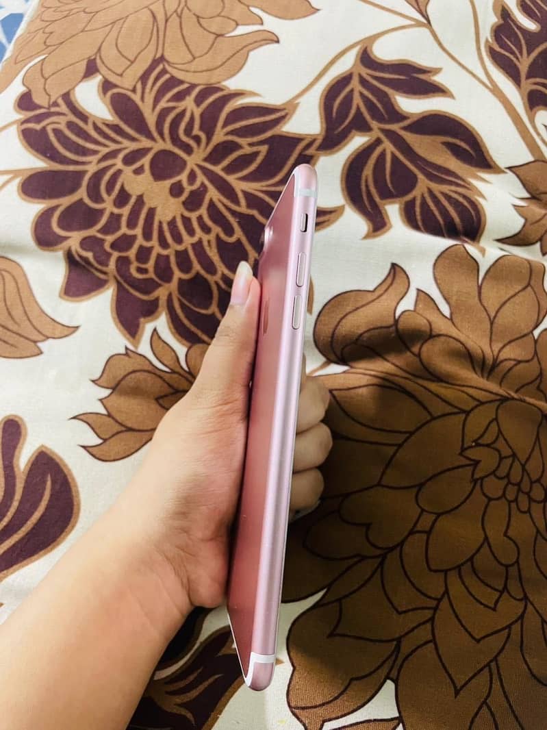 Apple iPhone 7 Plus 4