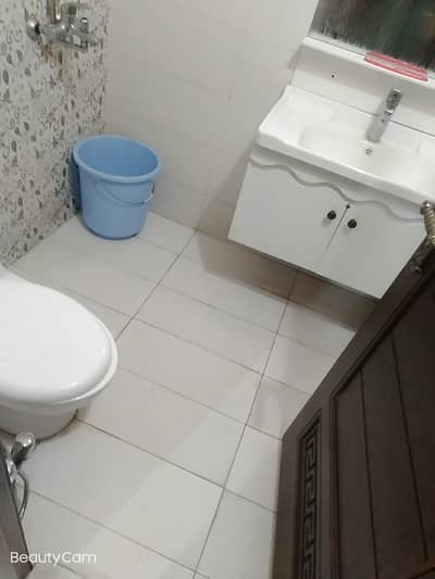 VIP beautiful 6 Marla portion is available for rent in sabzazar Lahore