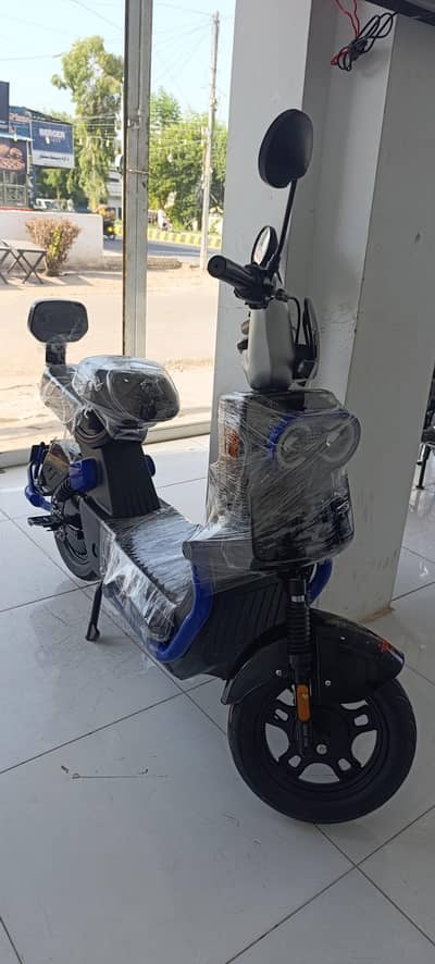 Super star 500 watts Scooty