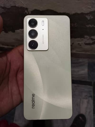 Realmic,75 8+8/128 full box urgent sale