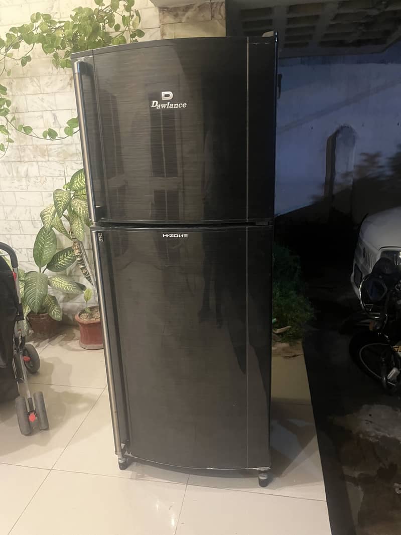 Damaged fridge 0