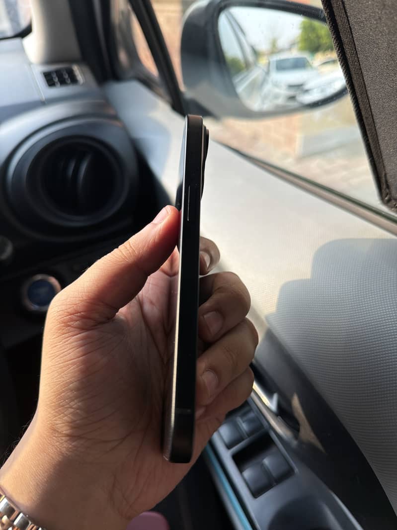 Apple iPhone 15 2