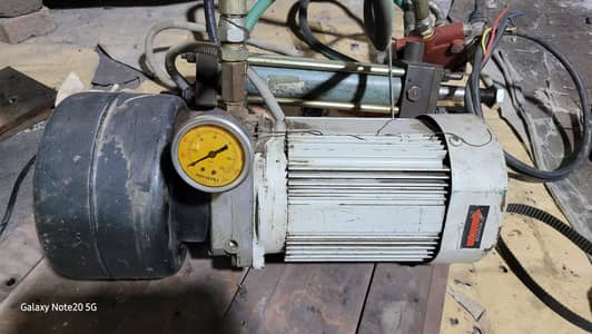 Hydraulic moter lever pump