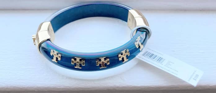 Beautiful Imported and branded Bracelet and earings.