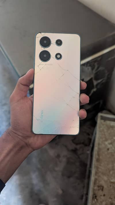 Infinix Note 30 8/256gb complete box 2nu camera kharab ha