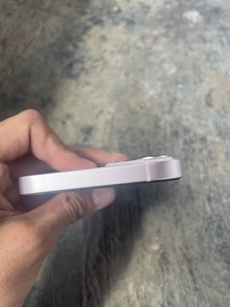 Apple iPhone 13 7