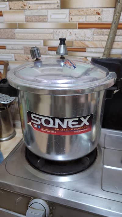cooker 11kg capicity