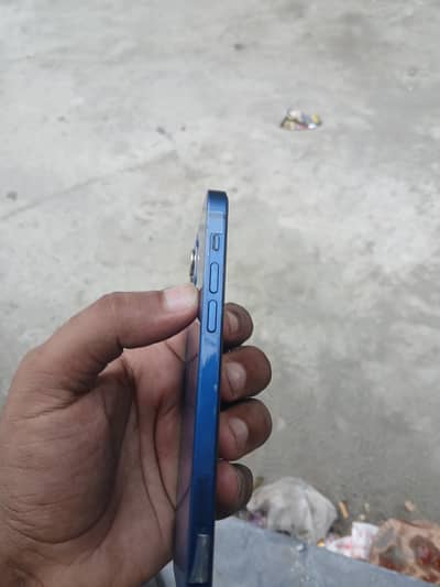 Apple iPhone 12
