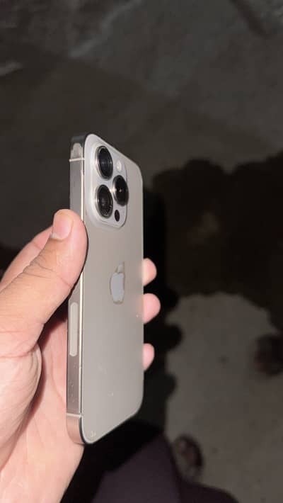 Apple iPhone 15 Pro
