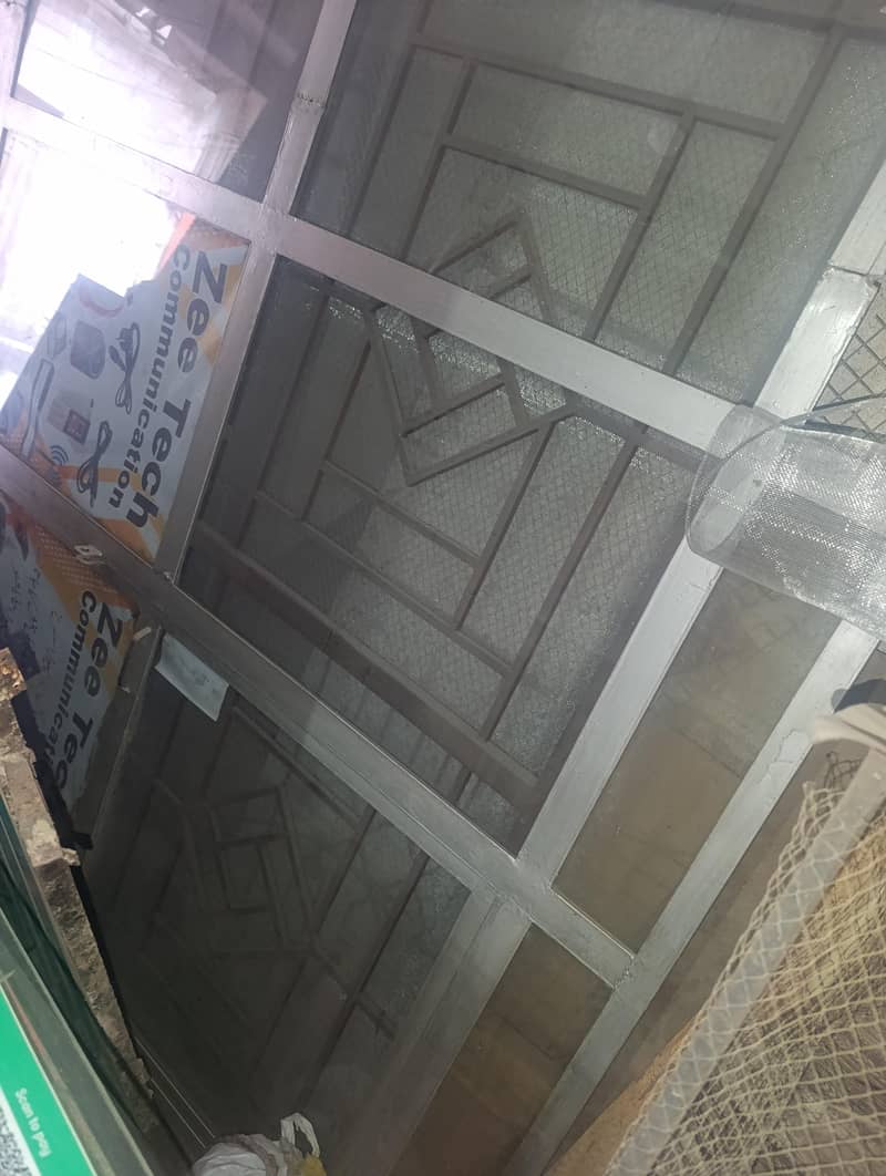 Mirror frame 0
