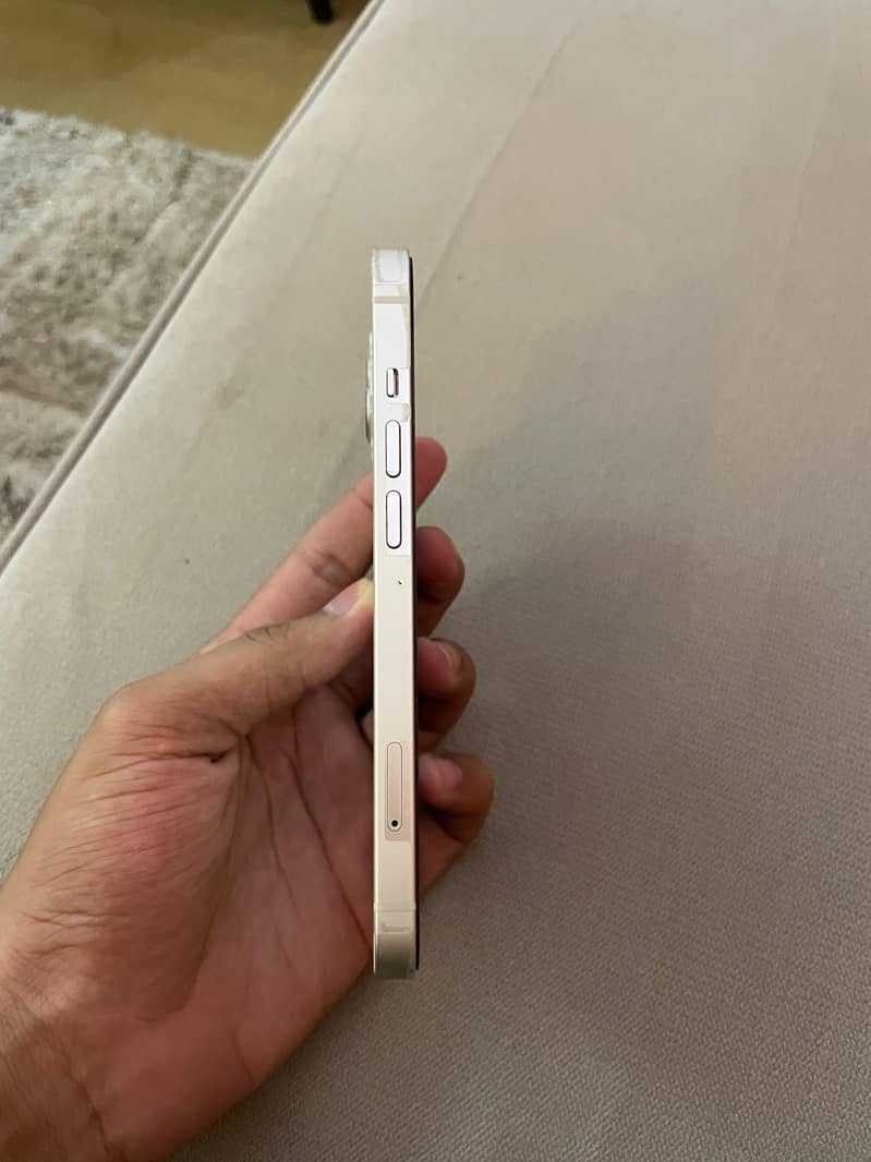 Apple iPhone 13 7