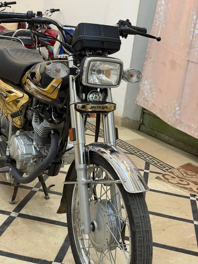 Honda 125 gold edition barnd new