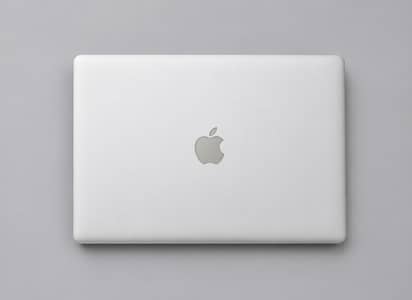 Macbook Pro 8,2 Core i7 8GB Ram 500GB hard.