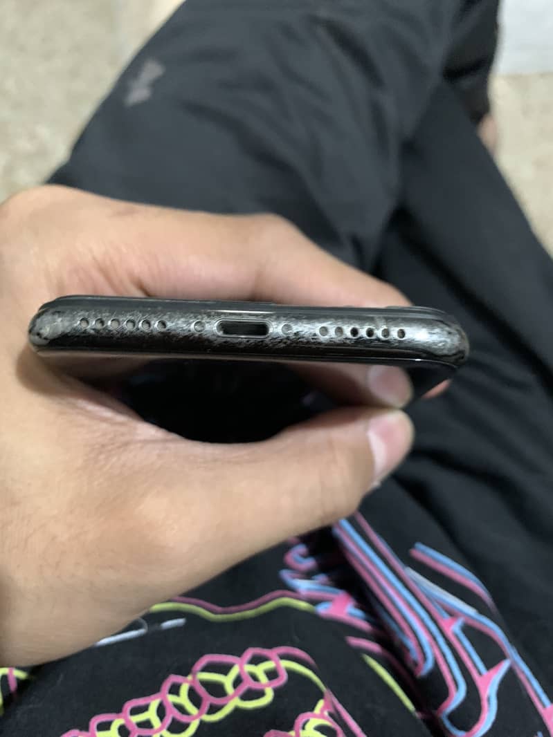 Apple iPhone X 4