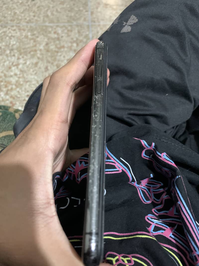 Apple iPhone X 5
