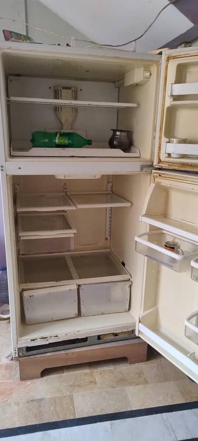 Whirlpool Refrigerator – Working Condition – Minor Repair Needed