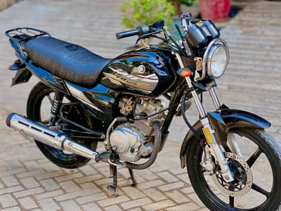2022 Yamaha YB-125Z DX