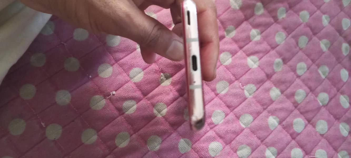 Sharp Aquos R2 1