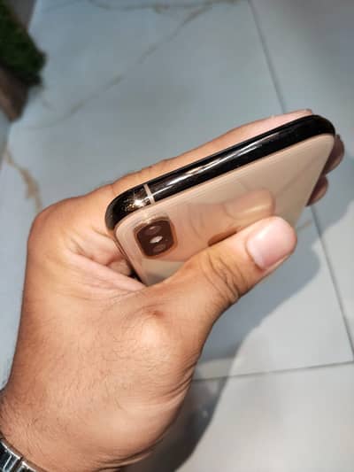 Apple iPhone XS