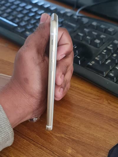 Apple iPhone 7