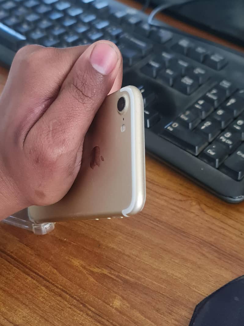 Apple iPhone 7 1