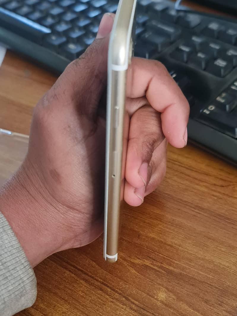 Apple iPhone 7 10