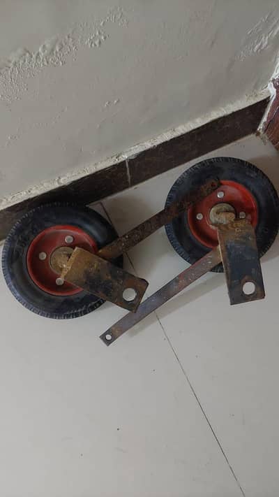 scooty side wheels