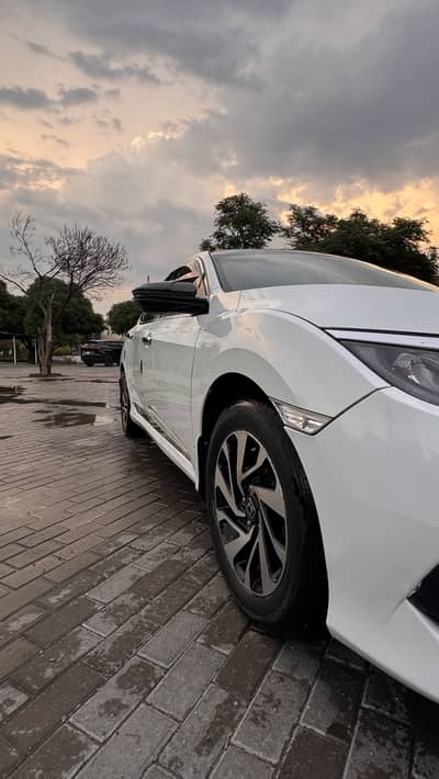 Honda Civic Oriel 2018