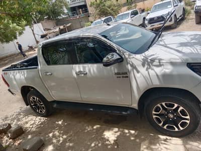 Toyota Hilux Revo V full option 2023