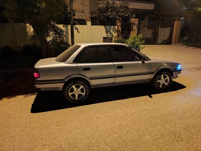 Toyota Corolla GI 1992 Saloon 88 shape