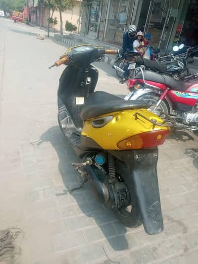 petrol Scoty girls k leya