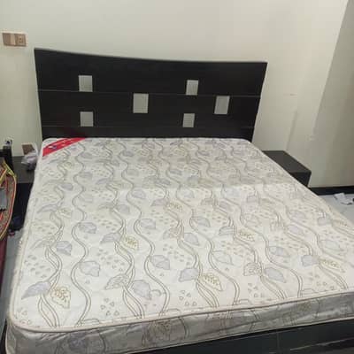 Luxury wooden bed set side tables & dressing