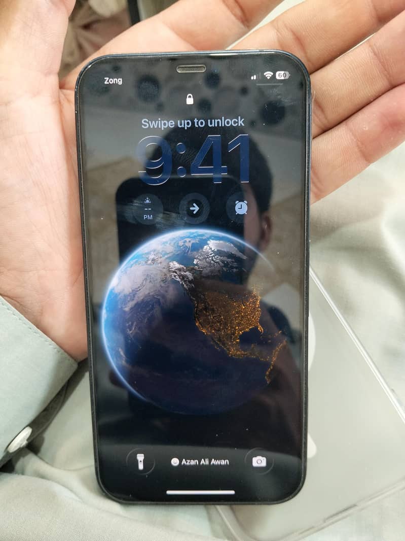 Apple iPhone 12 4