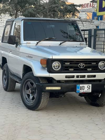 Toyota Land Cruiser 1987 MODEL