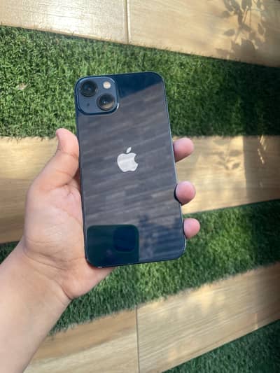 Apple iPhone 13