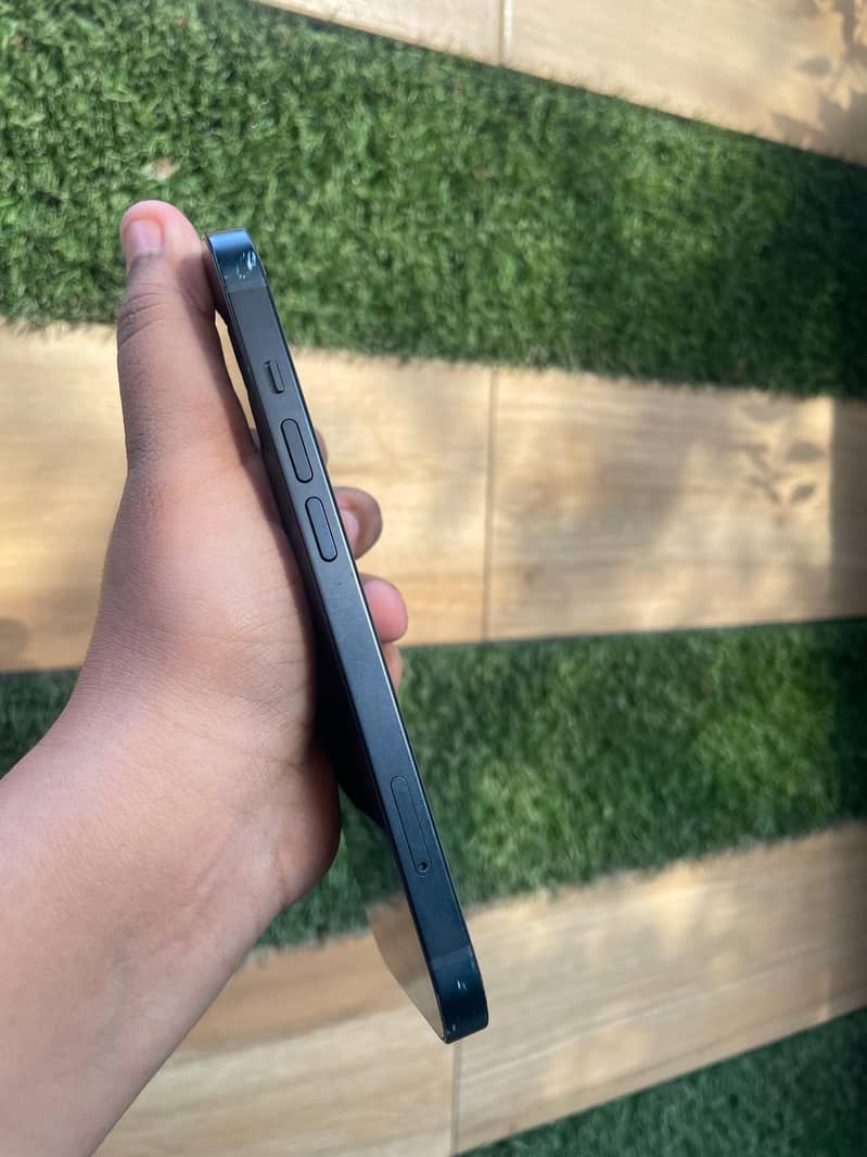 Apple iPhone 13 3