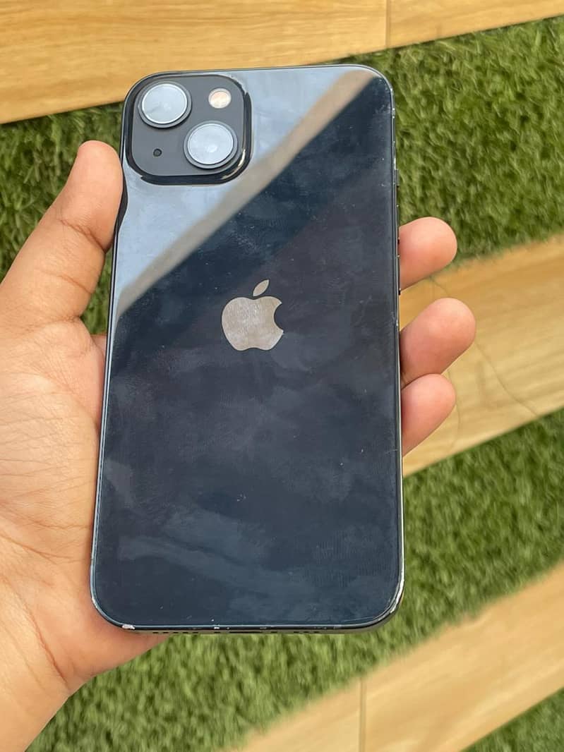 Apple iPhone 13 4