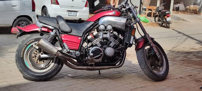 YAMAHA V MAX Azad