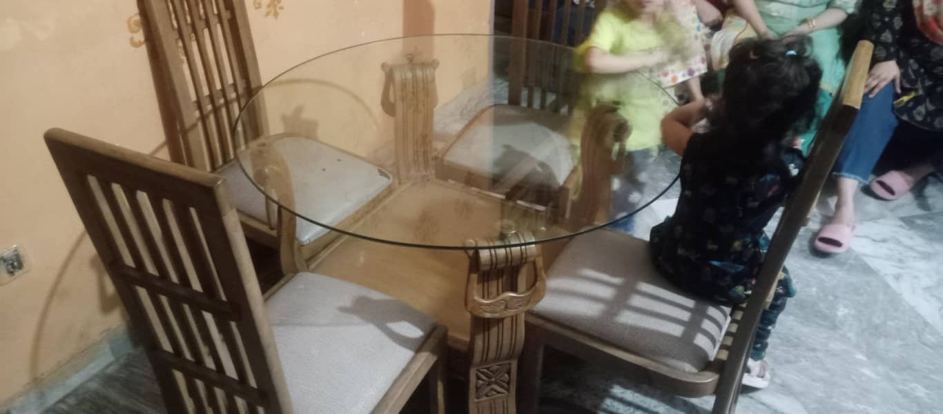 dining Table 4 chairs 0